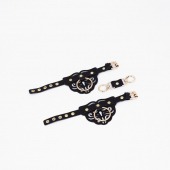 Черные кожаные наручники с клепками, кольцами и золотистой фурнитурой - Crazy Handmade - купить с доставкой в Волгограде