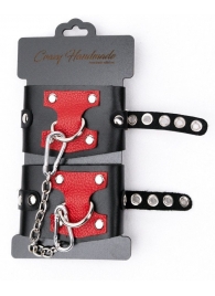 Черные наручники с красным декором и заклепками - Crazy Handmade - купить с доставкой в Волгограде