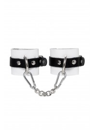 Бело-черные кожаные наручники с одним ремешком с люверсами - Pecado - купить с доставкой в Волгограде