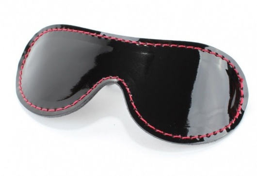 Чёрная перфорированная маска из кожи с красной строчкой - БДСМ Арсенал - купить с доставкой в Волгограде