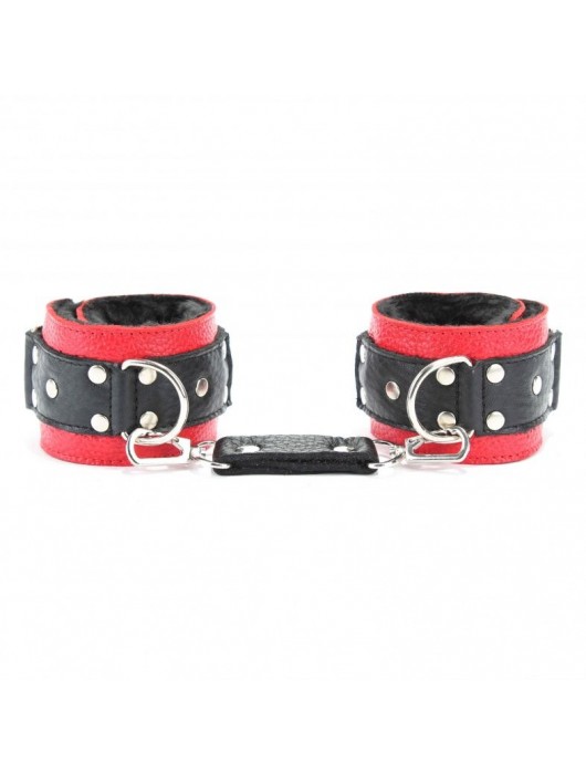 Красно-чёрные кожаные наручники с меховым подкладом - БДСМ Арсенал - купить с доставкой в Волгограде